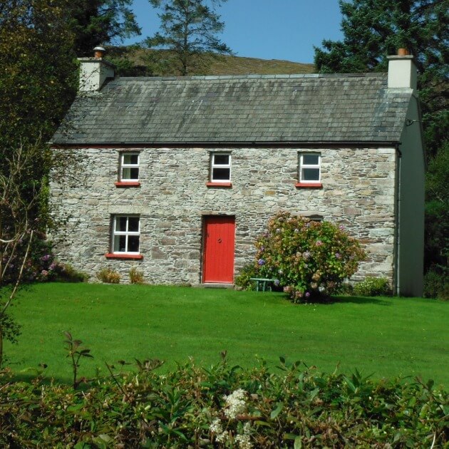 Load image into Gallery viewer, Traditional Irish stone cottage - Hike the Kerry way with Sherry Ott - VendorHike &amp; Nature - JOURNEY - Zhoola
