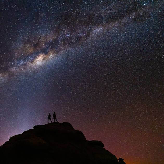 Load image into Gallery viewer, Travelers Capturing the Milky Way in Bolivia -  Astro Photography with Colby Brown - Photography &amp; Hike - Workshop - Zhoola
